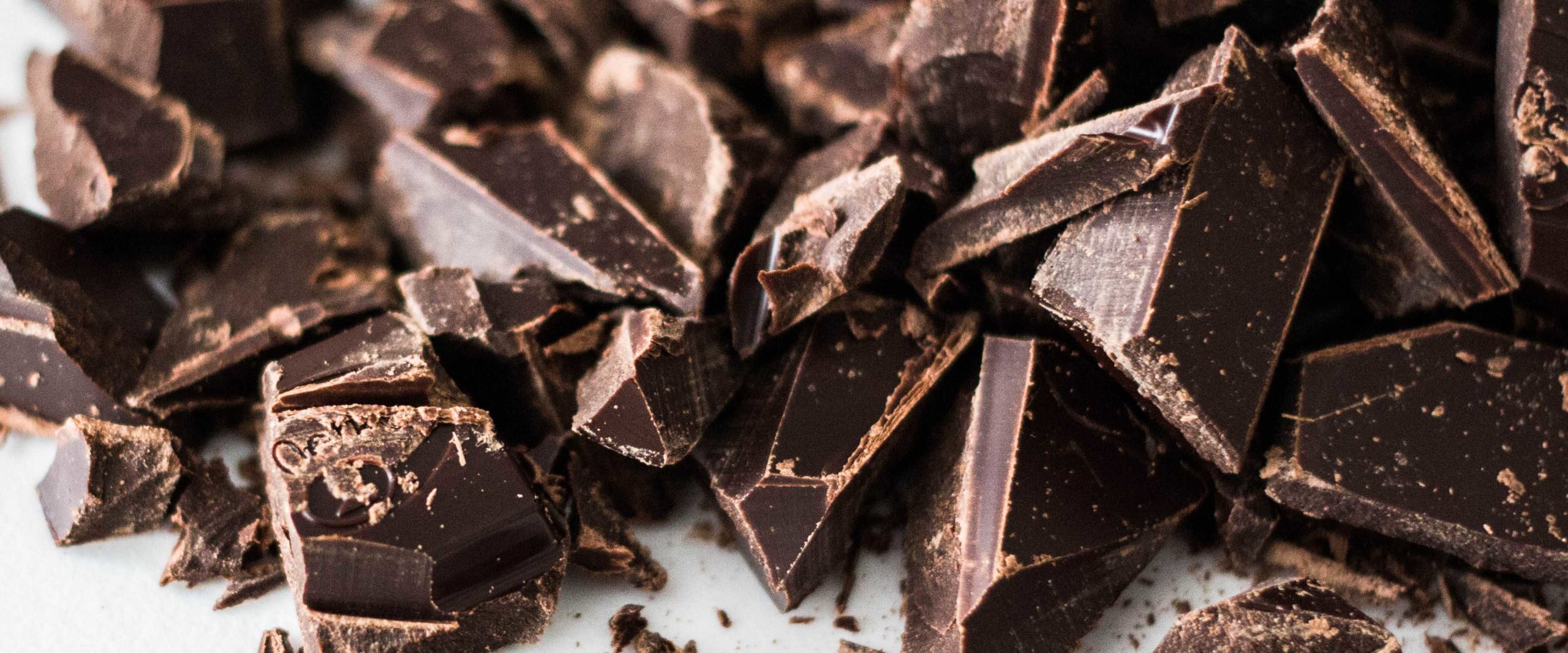 Artesanos del chocolate, surtido de chocolate, dulces de chocolate y novedades en chocolate.